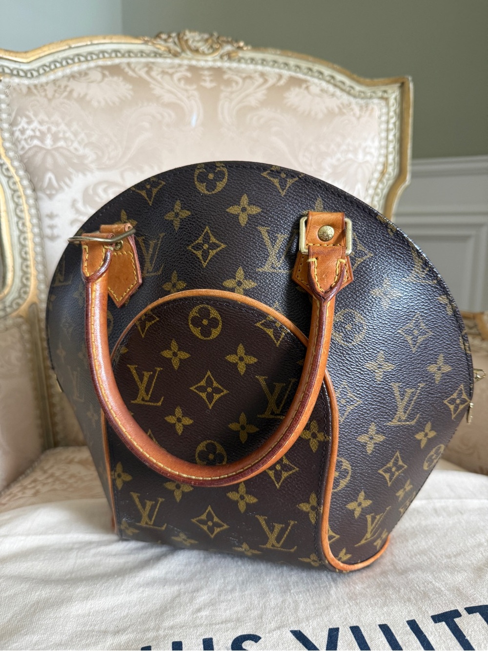 Louis Vuitton Brown Monogram Ellipse Bag - Picture 2 of 16